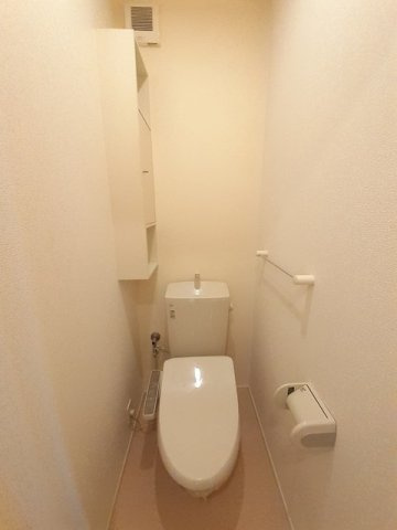 エトワール沖洲Ｂのトイレ|落ち着いた色調のトイレです