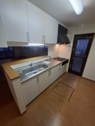 ラフィネ西宮北口C棟・D棟のキッチン