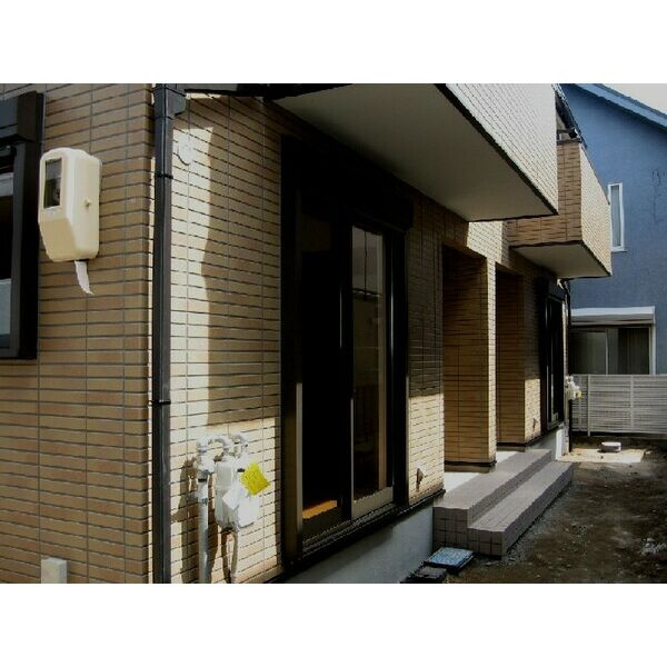 ラフィネ西宮北口C棟・D棟のエントランス