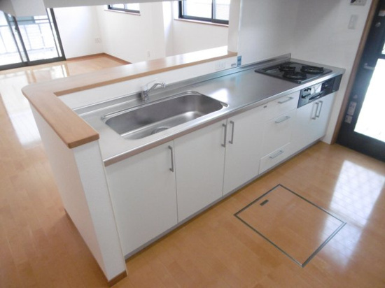 ラフィネ西宮北口C棟・D棟のキッチン