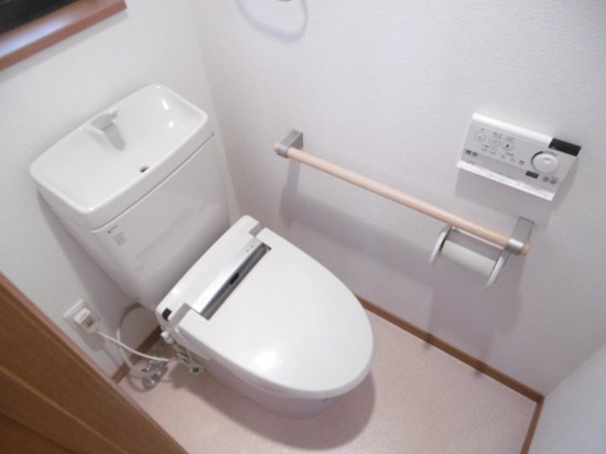 ラフィネ西宮北口C棟・D棟のトイレ