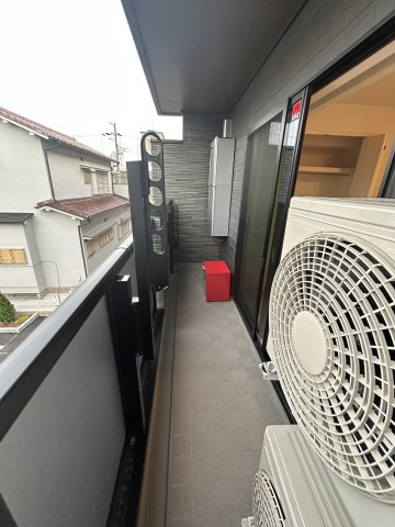 ヒカルサ尼崎神崎町のエントランス|落ち着いたエントランスです