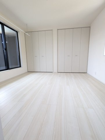 水戸大串町　2期の洋室|フローリングの部屋は家具やインテリアともマッチしてお洒落感が出やすく身の周りの整理がしやすく魅力的です～♪