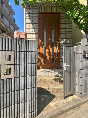 東中山戸建のエントランス