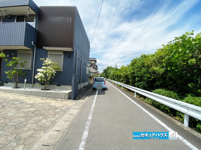 【中古戸建】知多郡東浦町大字石浜字中央の前面道路含む現地写真|事前予約にて現地ご見学いただけます！お気軽にお問い合わせください♪
■株式会社　セキュアハウス■
住宅ローンに強く、知識、経験豊富なスタッフ在籍
お客様に寄り添い、ご成約後もサポート致します。