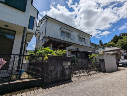 「部屋数の多い6DK」高知市朝倉丙　中古一戸建ての外観