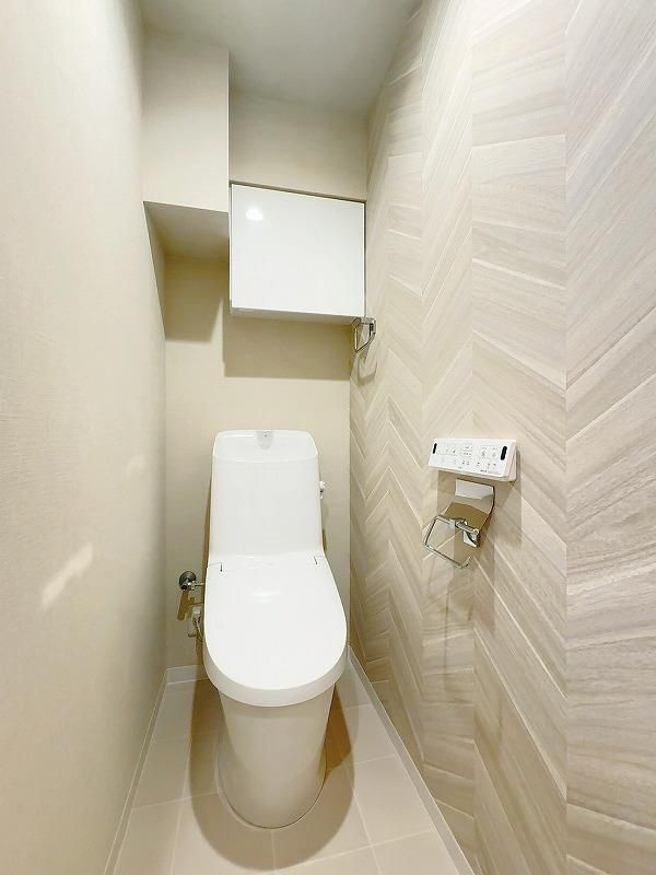 巣鴨第2SYマンションのトイレ|ウォシュレット付きのトイレはいつも快適！

現地ご見学希望・資料請求などお気軽にお問い合わせ下さい！
03-5990-5201
