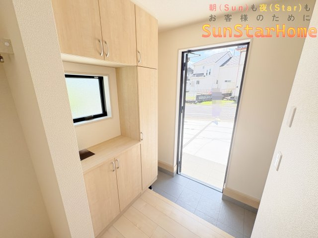 【サンスターホーム】青梅市今寺2丁目　新築2号棟の玄関