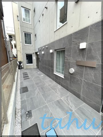 板橋区板橋２丁目の賃貸マンションのエントランス