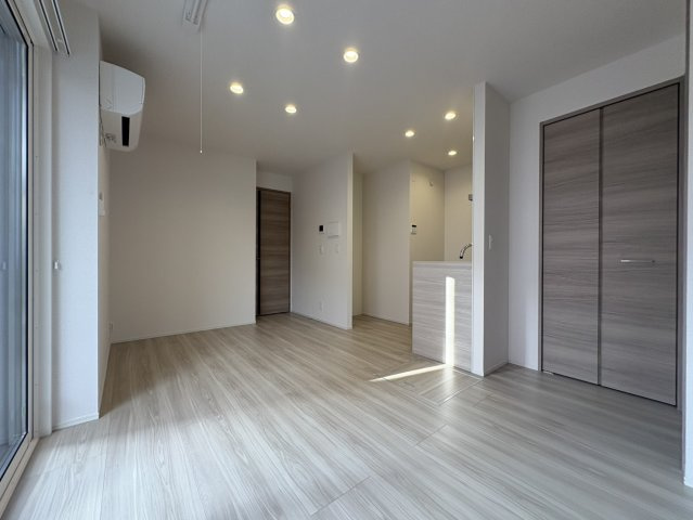【居間・リビング】 | D-ROOM神明町ⅡB | ※同物件・同タイプの写真です。