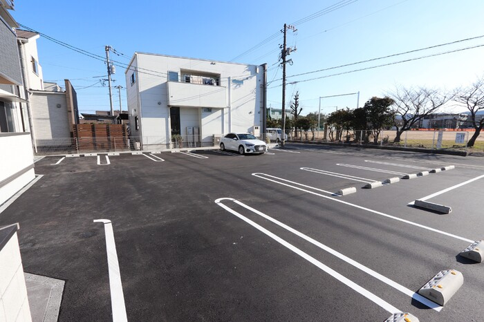 サントピア新涯Ⅱの駐車場