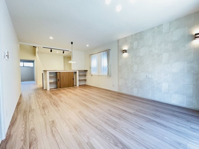 岡崎市上地6丁目　新築分譲住宅　全5棟　5号棟の居間・リビング|家族でくつろげる広々としたリビングダイニング。