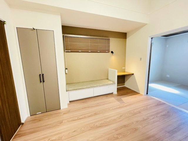 岡崎市上地6丁目　新築分譲住宅　全5棟　5号棟の居間・リビング|リビングにあるカウンター。ちょっとPC作業をする場所に最適♪食卓が散らかりません♪