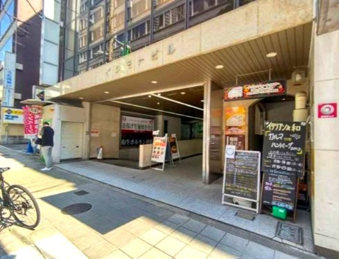 イシモトビルのエントランス