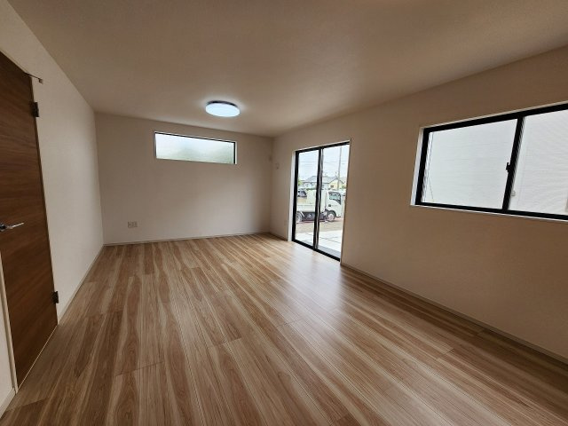 アーバンスタイルKIP高崎市島野町1期の居間・リビング|現地撮影