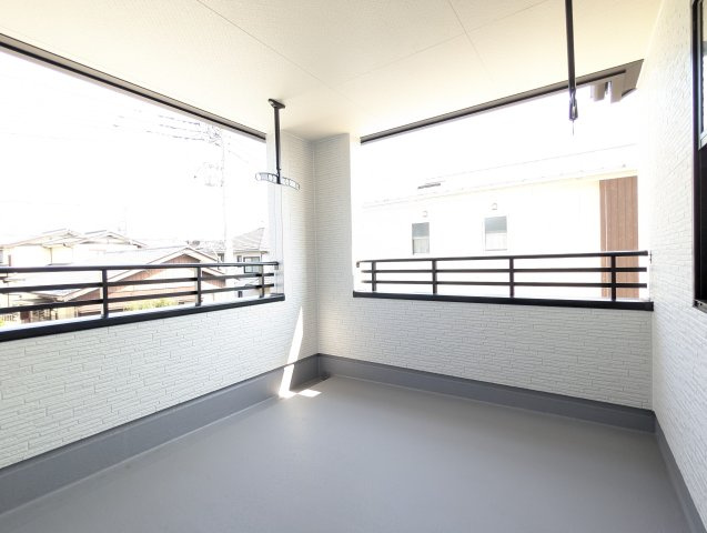 水戸市堀町　第23の内装|ゆったりとしたホールスペースには収納力のあるクローゼットがあります