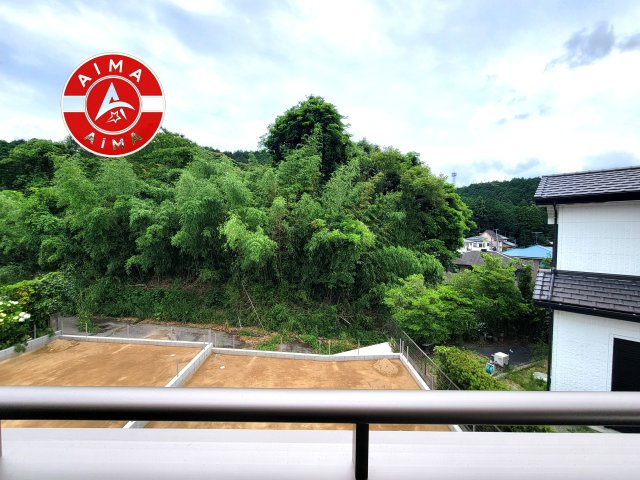 那珂川市山田第1-2棟（1号棟）の展望|窓から緑が見える物件も魅力的です。