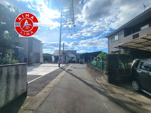 那珂川市山田第1-2棟（1号棟）の外観|前面道路含む現地の写真です。