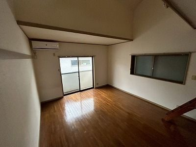 ハイツヒロの洋室