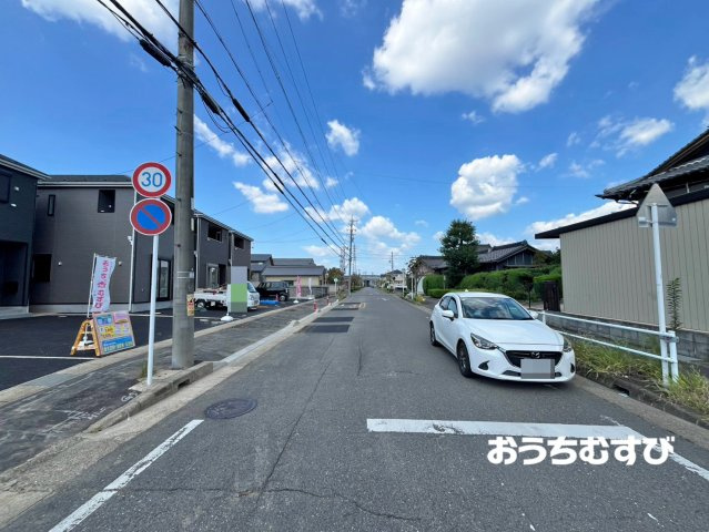 小牧市二重堀第3(全5棟)の前面道路含む現地写真
