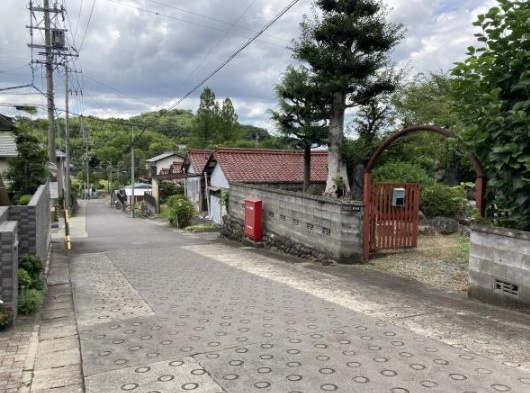 各務原市各務おがせ町8丁目の前面道路含む現地写真