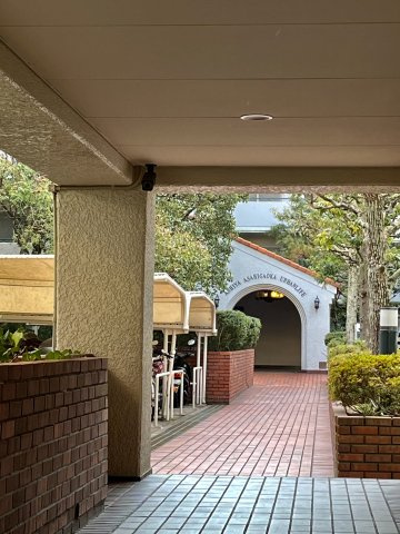 朝日ケ丘アーバンライフのエントランス