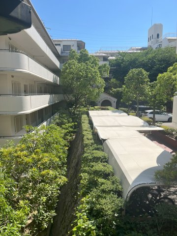 朝日ケ丘アーバンライフのその他|敷地内には緑が多く癒されます。