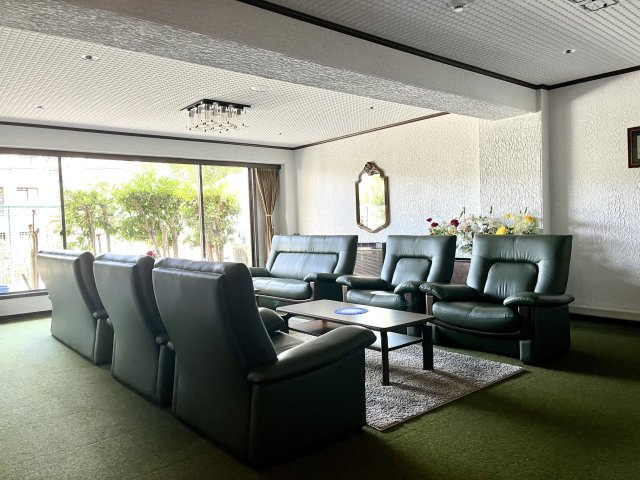 朝日ケ丘アーバンライフのロビー|ロビーにある広々としたレセプションルーム