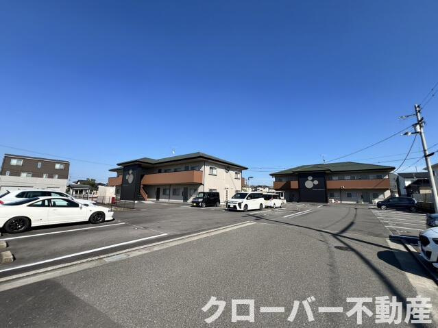フォブールロジュマンⅠの駐車場