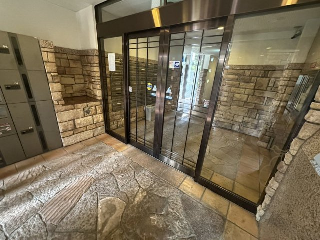 エステムコート梅田茶屋町デュアルスペースのロビー