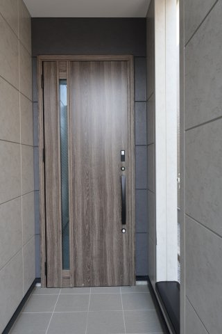 《仲介手数料無料》西区大字佐知川326-3新築一戸建てリナージュの玄関