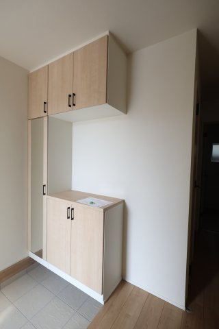 《仲介手数料無料》西区大字佐知川326-3新築一戸建てリナージュの玄関