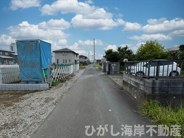 中郡大磯町国府本郷　新築戸建　全４棟の前面道路含む現地写真|7月25日撮影　建築中　現地外観