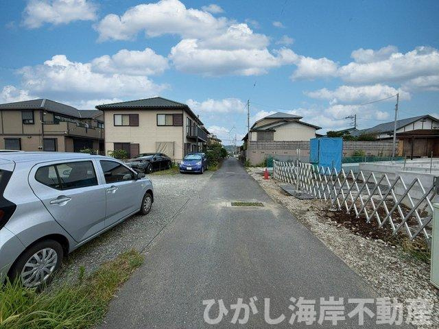 中郡大磯町国府本郷　新築戸建　全４棟の前面道路含む現地写真|7月25日撮影　建築中　現地外観