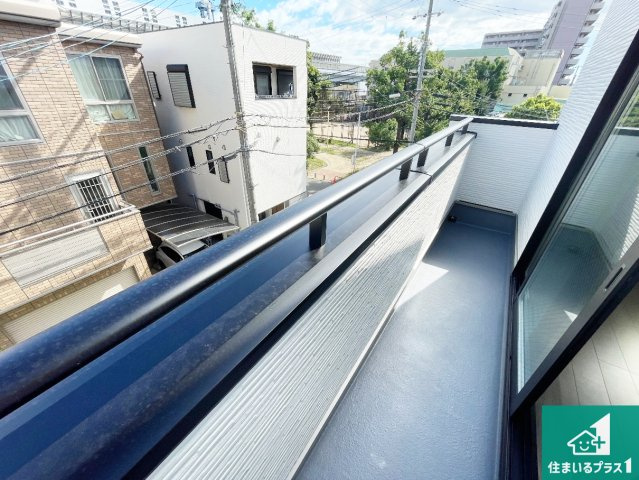 神戸市東灘区魚崎南町　新築一戸建てのバルコニー|ワイドバルコニーは洗濯物を干すスペースが広いのでご家族が多くても安心！