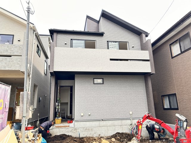 宇都宮市平松本町 全3棟の外観|〇1号棟【3（4）LDK+タタミコーナー+カースペース２台】
吹き抜けリビング、水回り集中家事動線の家事ラクプラン♪
２階洋室は将来間仕切壁を設置すればプラス1部屋が叶います。
※2026年7月撮影