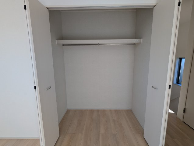 水戸市見川３丁目964番の収納|フローリングの部屋は家具やインテリアともマッチしてお洒落感が出やすく身の周りの整理がしやすく魅力的です～♪