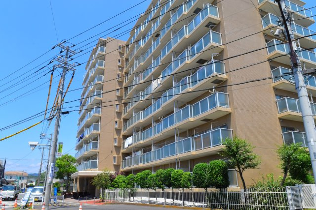 青梅市師岡町２丁目の中古マンションの外観