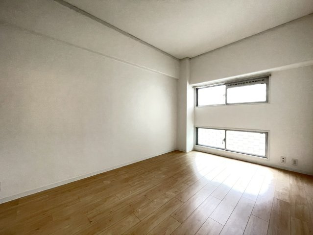 ◆２０２５年１２月リフォーム完了◆南向きバルコニー◆収納豊富◆向島ニュータウン２街区Ｂ棟の洋室|洋室