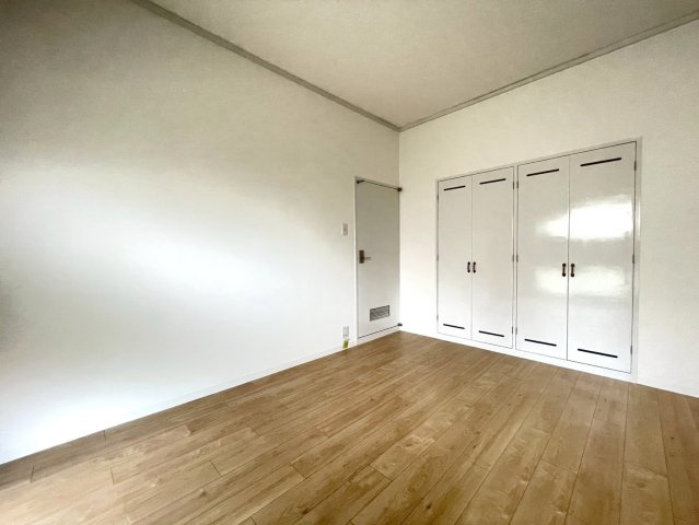 ◆２０２５年１２月リフォーム完了◆南向きバルコニー◆収納豊富◆向島ニュータウン２街区Ｂ棟の洋室|洋室