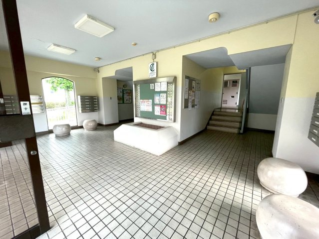 ◆２０２５年１２月リフォーム完了◆南向きバルコニー◆収納豊富◆向島ニュータウン２街区Ｂ棟のエントランス|エントランス