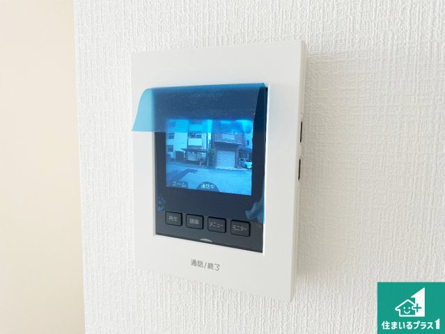 神戸市東灘区魚崎南町　新築一戸建ての防犯設備|カラーモニターインターホン！声だけでなく来訪者の姿や顔がモニターで確認できるので、小さなお子様がいらっしゃるご家庭でも安心できます！