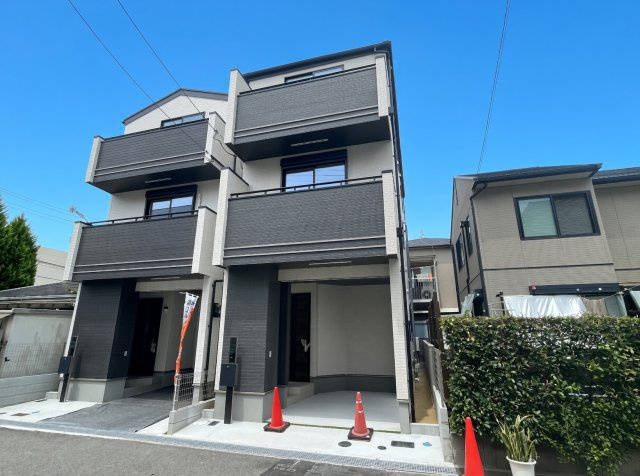 神戸市東灘区魚崎南町　新築一戸建ての外観|お客様に長く安心して住んでいだだける事にこだわった家づくり！住んでからのアフターサービスにもしっかりと取り組んでいます！