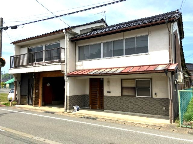 日高町鶴岡　中古戸建　13DK+S