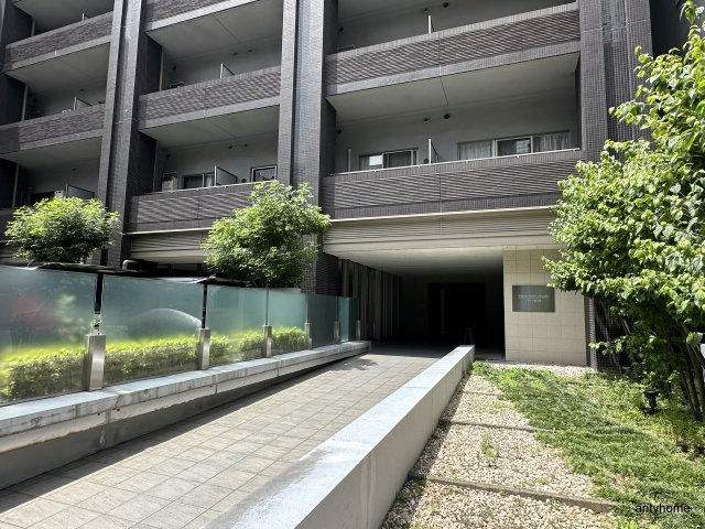 グランツ西大橋　仲介手数料無料のエントランス