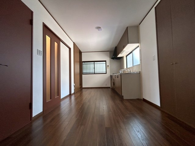 大阪市城東区東中浜2丁目の居間・リビング|大型冷蔵庫スペース有！