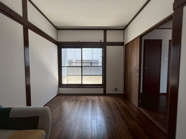 大阪市城東区東中浜2丁目の洋室