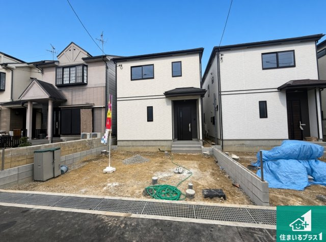 松原市小川　新築一戸建ての外観|現在建築中！落ち着いた街並みで新生活を始めることが出来そう！周辺の物件も併せてご紹介させて頂きます！