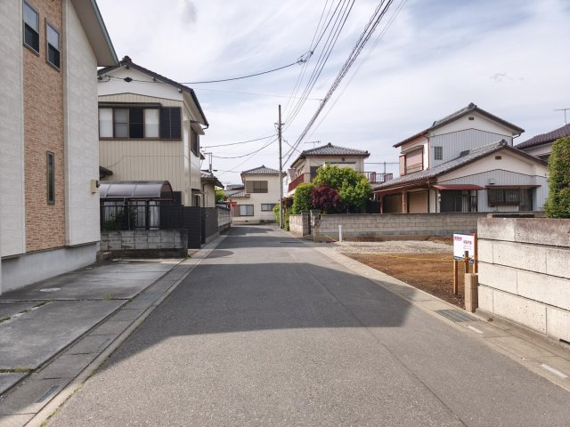 BLOOMING GARDEN　深谷市緑ケ丘の前面道路含む現地写真
