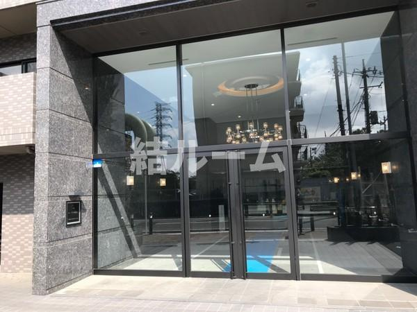 板橋区高島平８丁目の賃貸マンションのエントランス